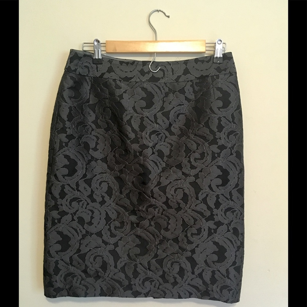 Banana Republic floral design pencil skirt